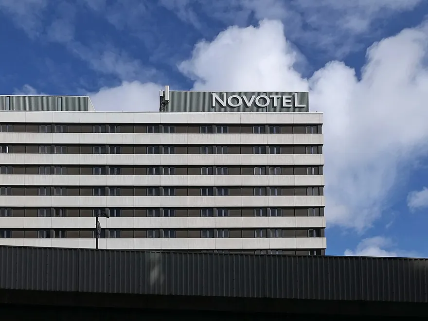Novotel London West